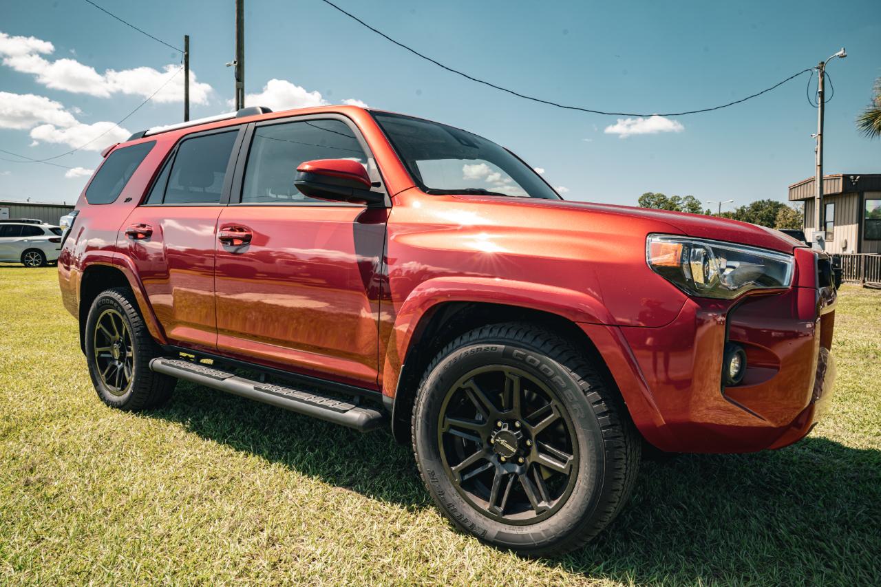 Toyota 4Runner SR5 2WD (Natl) 2022