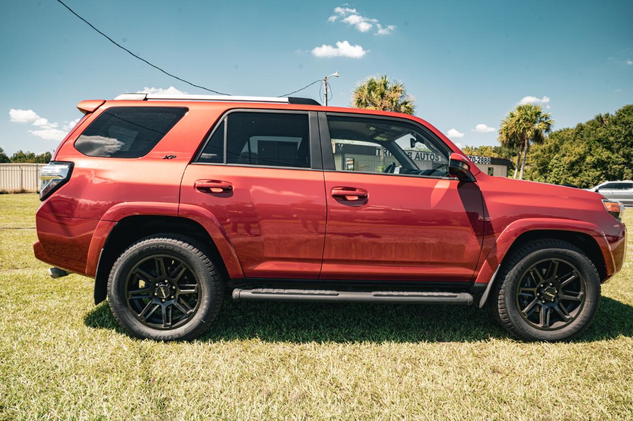 Toyota 4Runner SR5 2WD (Natl) 2022