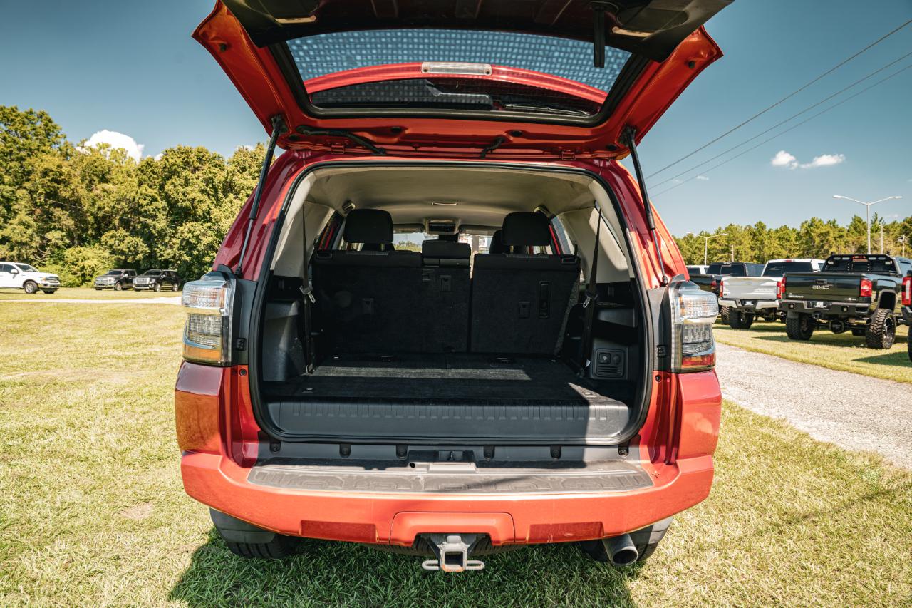 Toyota 4Runner SR5 2WD (Natl) 2022