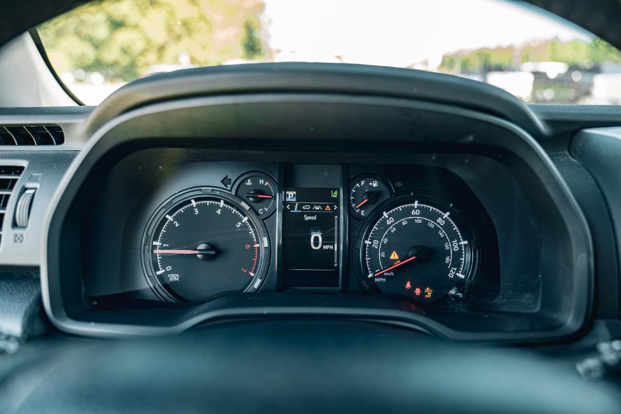 Toyota 4Runner SR5 2WD (Natl) 2022