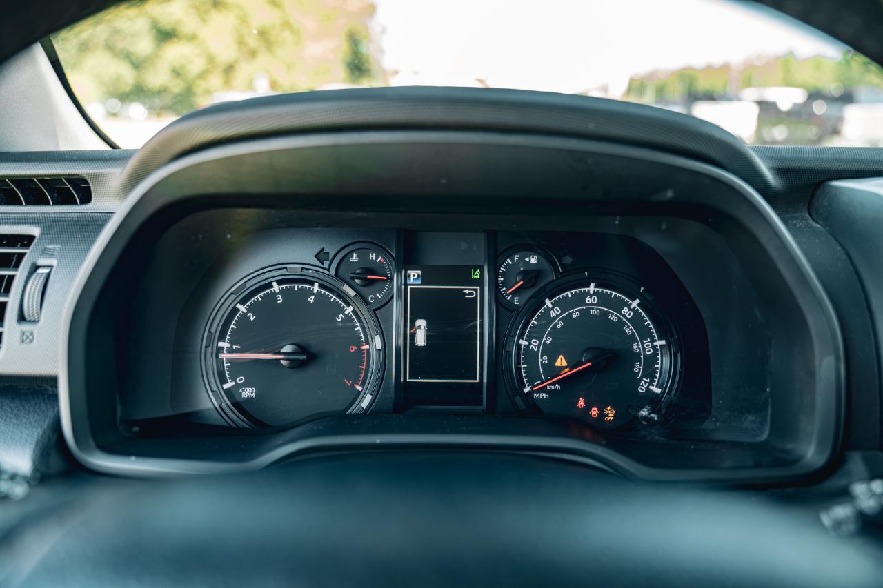 Toyota 4Runner SR5 2WD (Natl) 2022