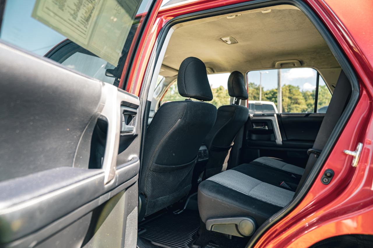 Toyota 4Runner SR5 2WD (Natl) 2022