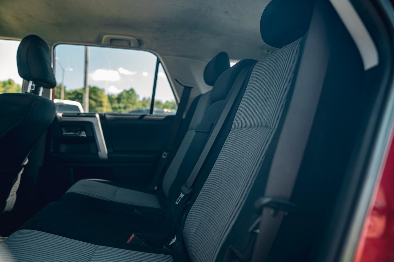 Toyota 4Runner SR5 2WD (Natl) 2022