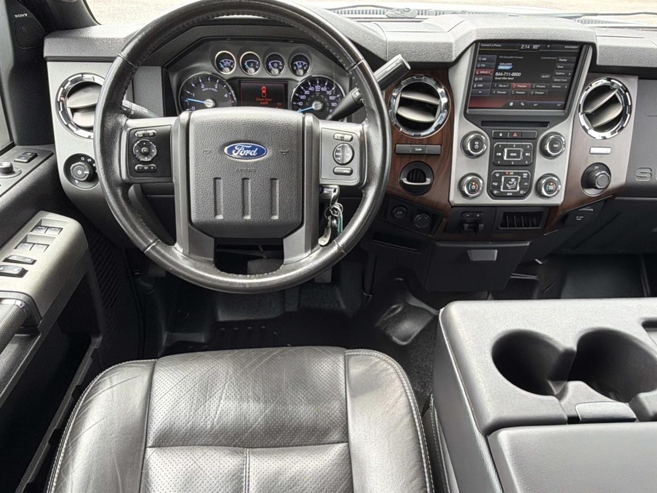 Ford Super Duty F-350 DRW 2WD Crew Cab 172" King Ranch 2016