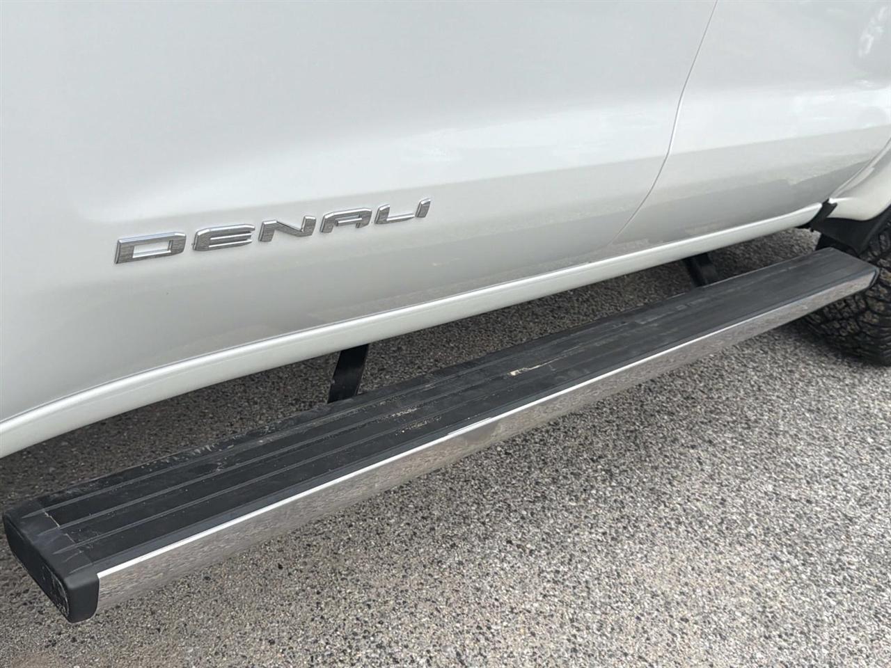 GMC Sierra 1500 4WD Crew Cab 147" Denali 2020