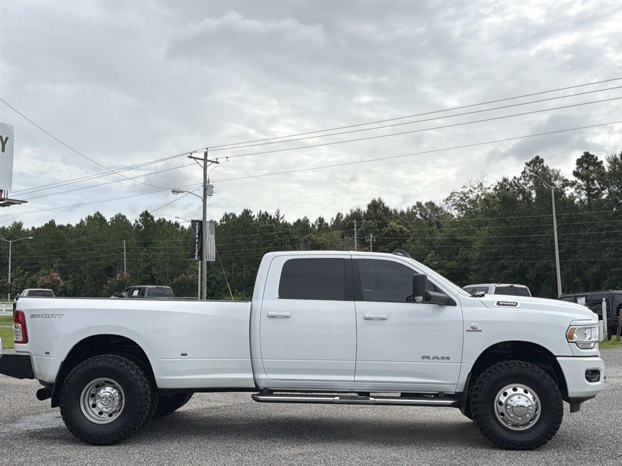 RAM 3500 Big Horn 4x4 Crew Cab 8' Box 2022