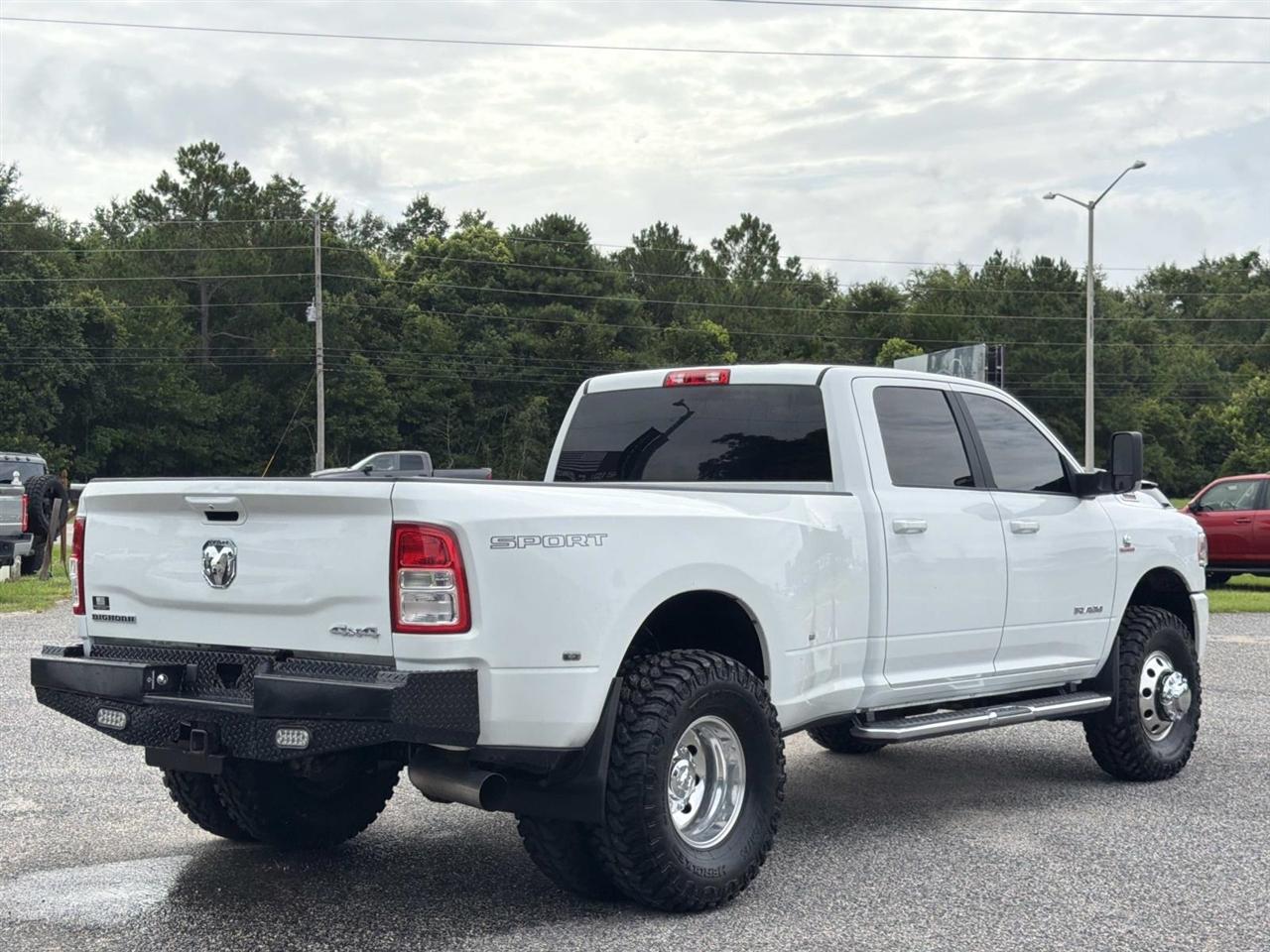 RAM 3500 Big Horn 4x4 Crew Cab 8' Box 2022