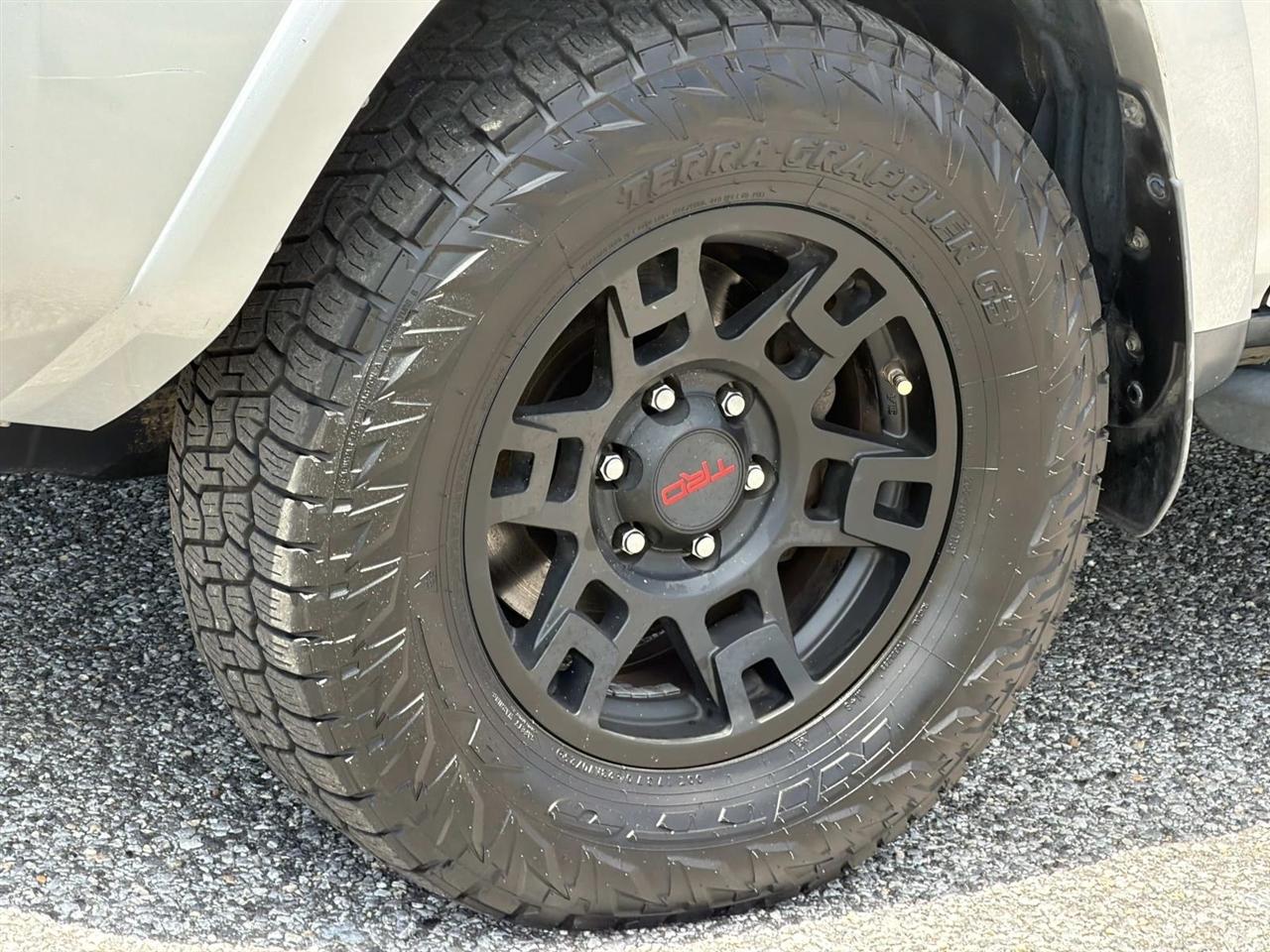Toyota 4Runner TRD Off Road Premium 4WD (Natl) 2018