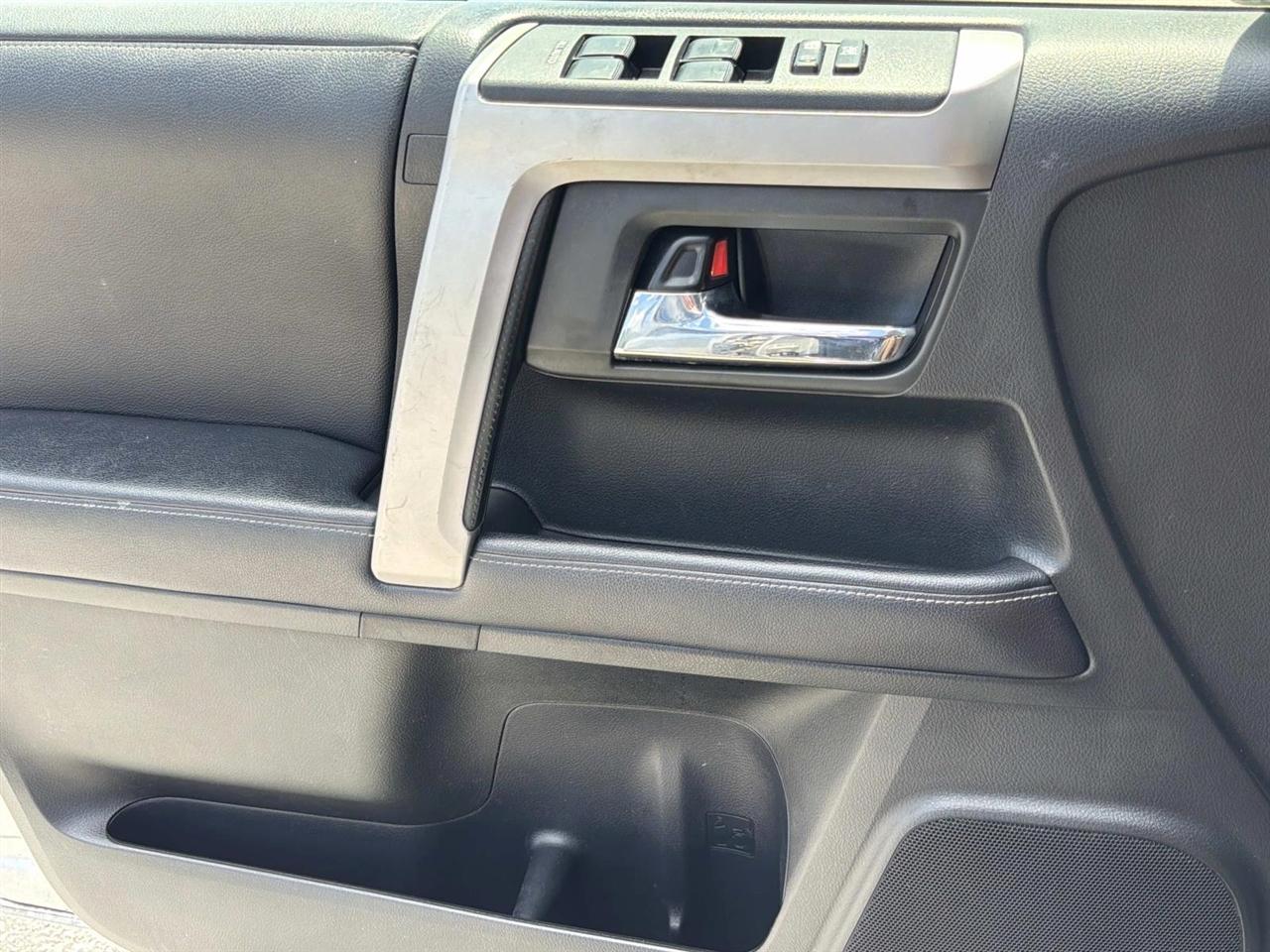 Toyota 4Runner TRD Off Road Premium 4WD (Natl) 2018