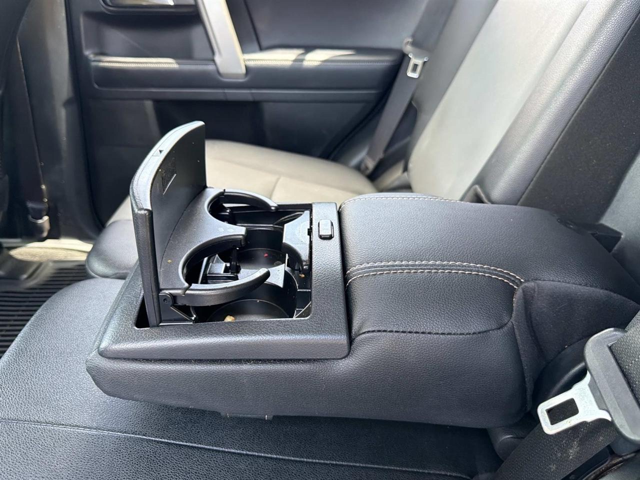 Toyota 4Runner TRD Off Road Premium 4WD (Natl) 2018