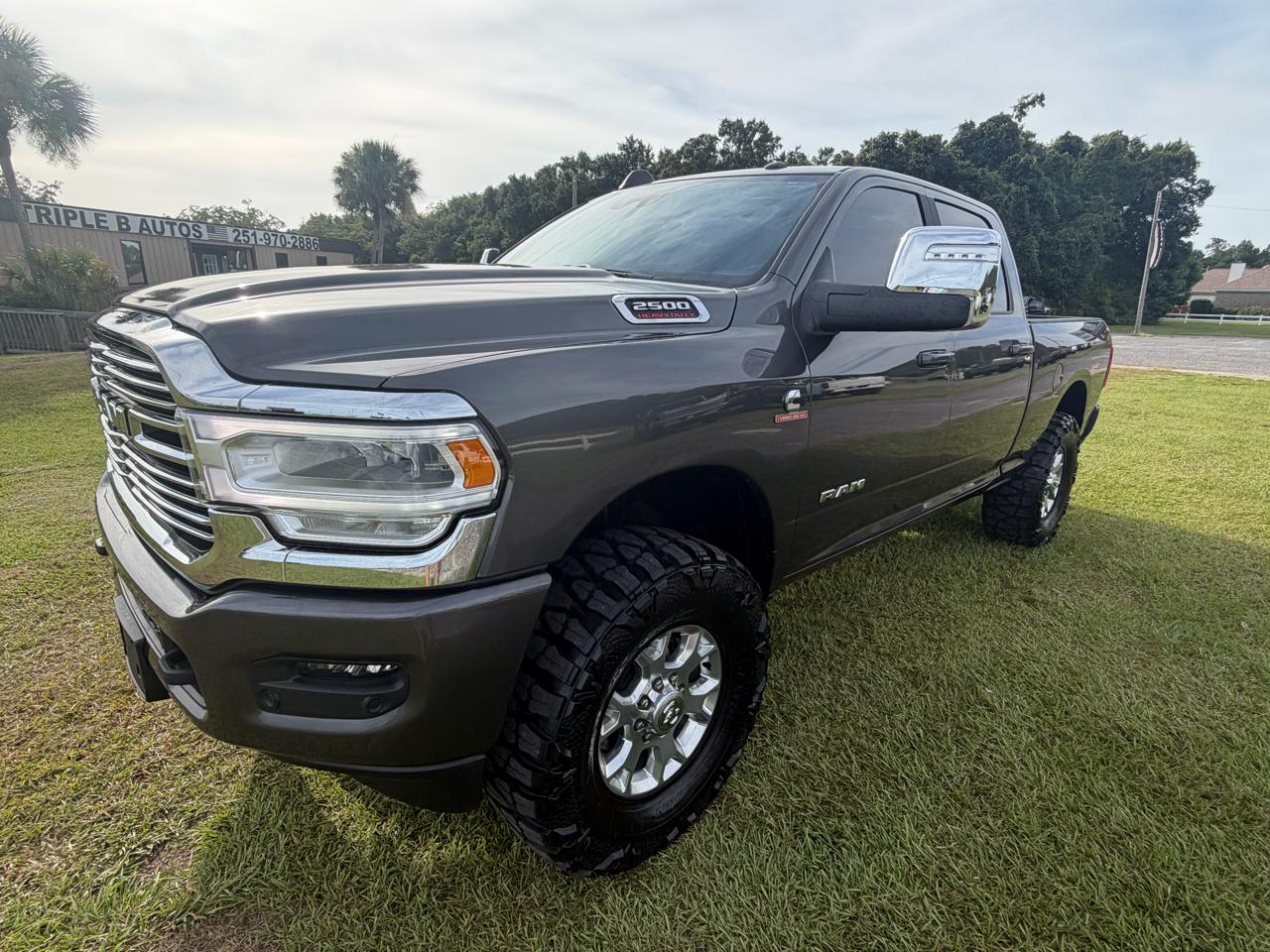 RAM 2500 Laramie 4x4 Crew Cab 6'4" Box 2024