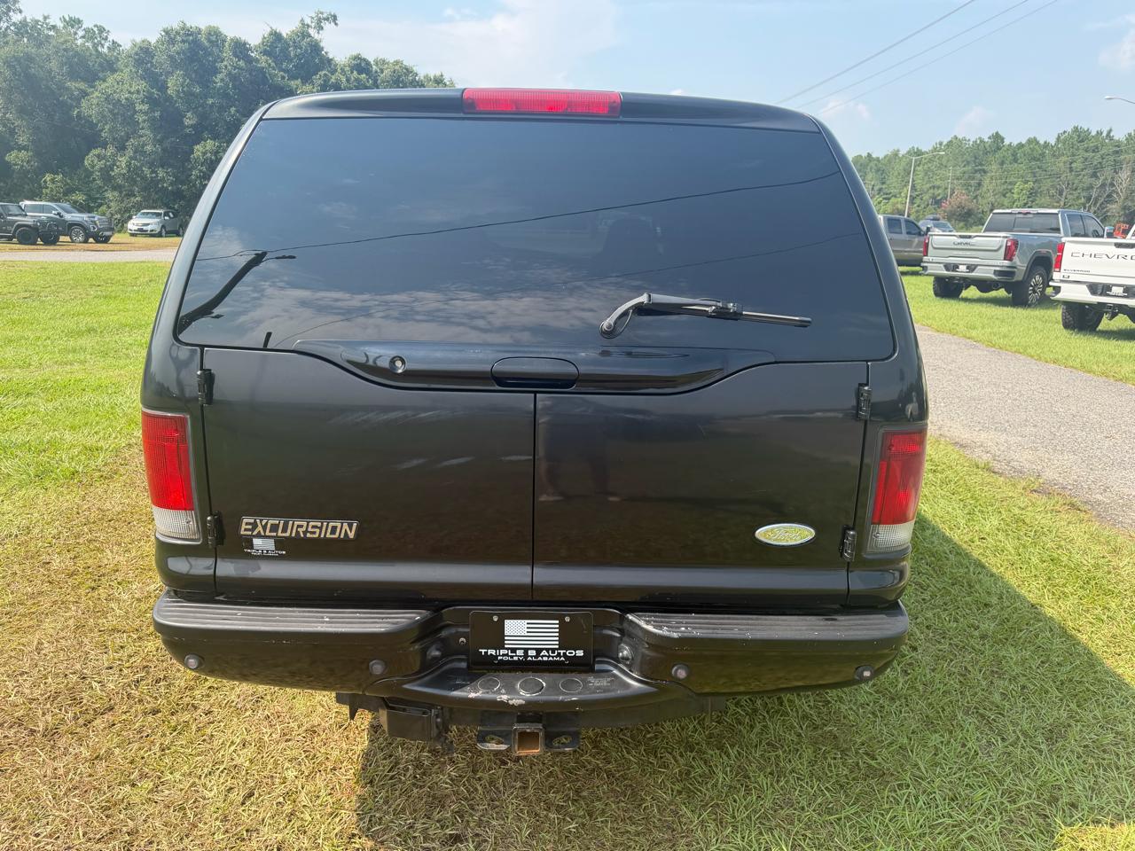 Ford Excursion 137" WB 6.8L Limited 2003