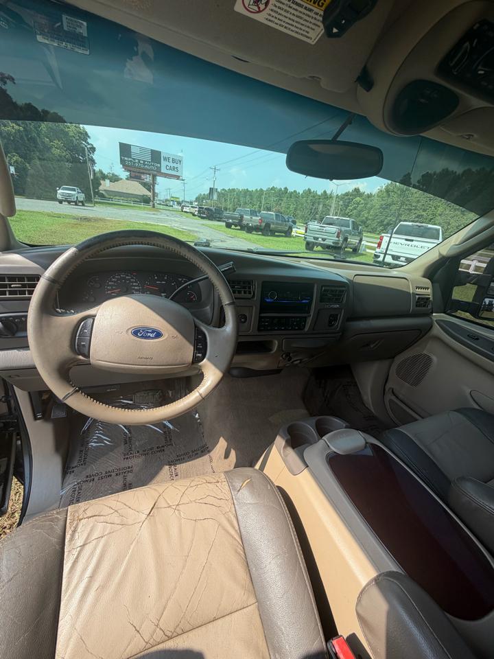 Ford Excursion 137" WB 6.8L Limited 2003
