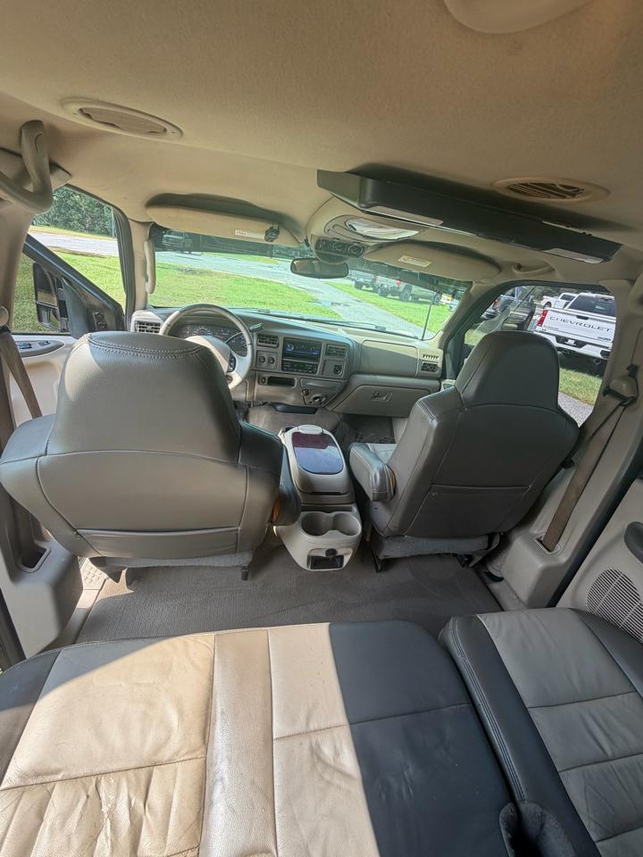 Ford Excursion 137" WB 6.8L Limited 2003