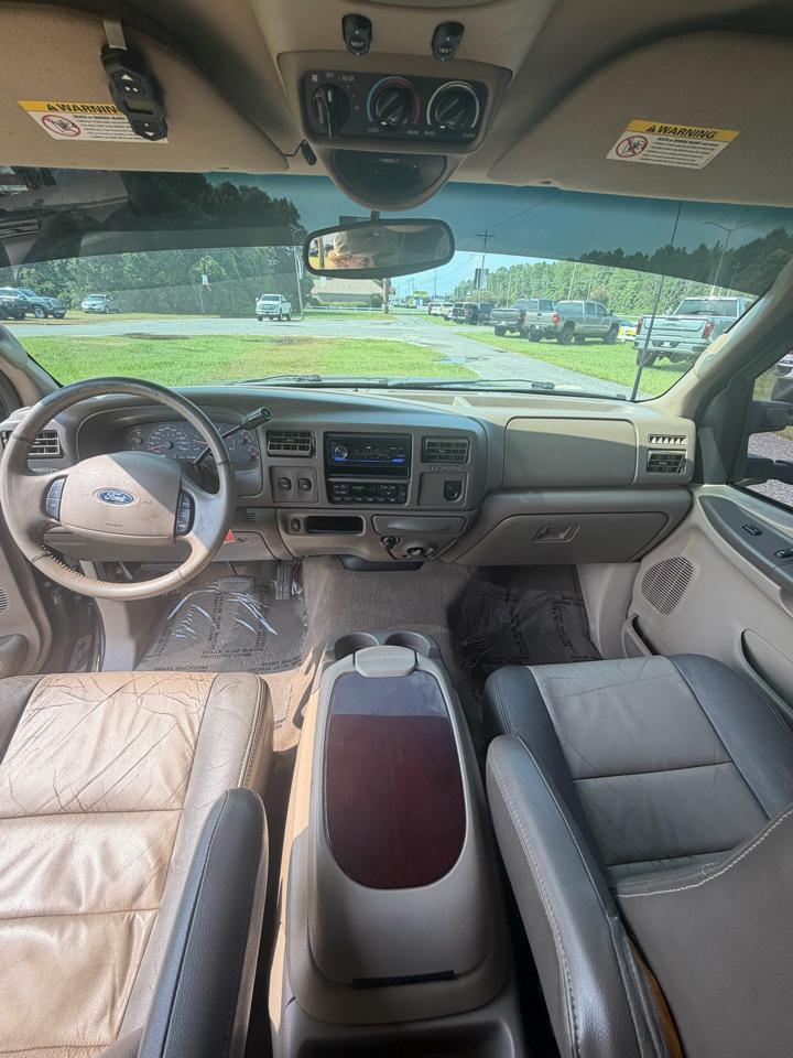 Ford Excursion 137" WB 6.8L Limited 2003