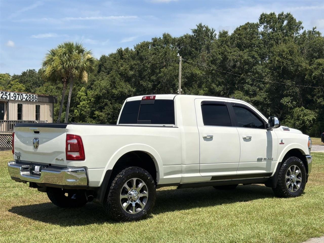 RAM 3500 Longhorn 4x4 Mega Cab 6'4" Box 2022