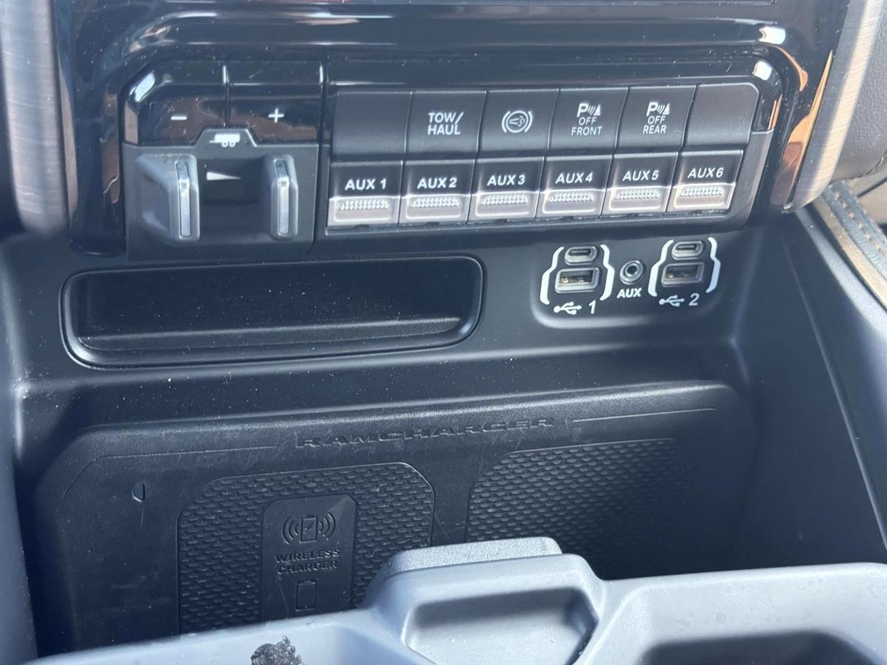 RAM 3500 Longhorn 4x4 Mega Cab 6'4" Box 2022