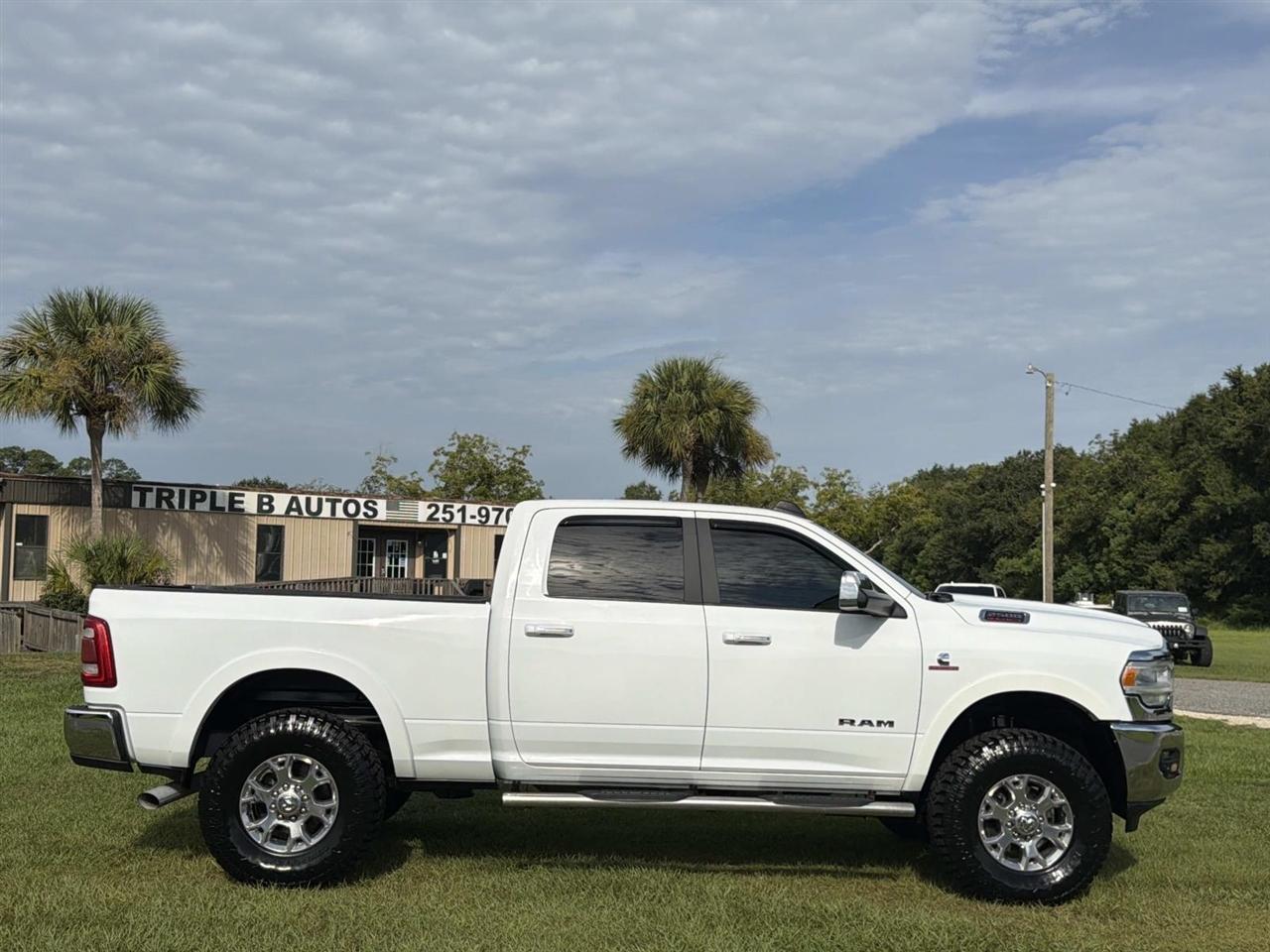 RAM 2500 Laramie 4x4 Crew Cab 6'4" Box 2021