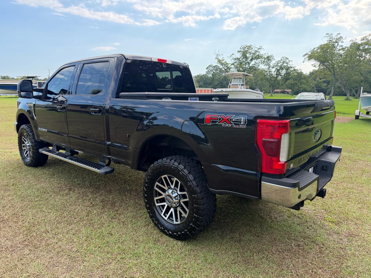 Ford Super Duty F-250 SRW Lariat 4WD Crew Cab 6.75' Box 2019