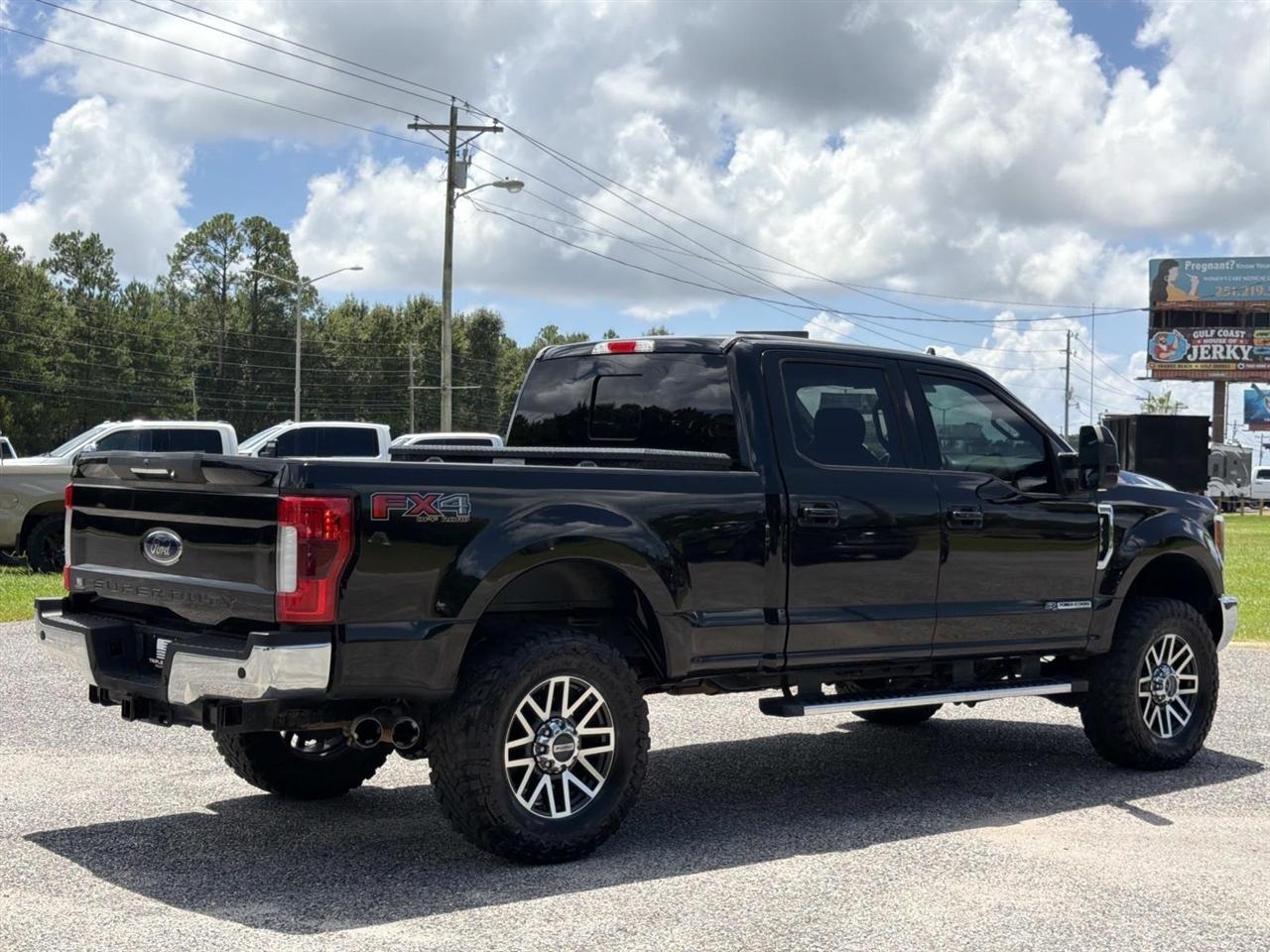 Ford Super Duty F-250 SRW Lariat 4WD Crew Cab 6.75' Box 2019