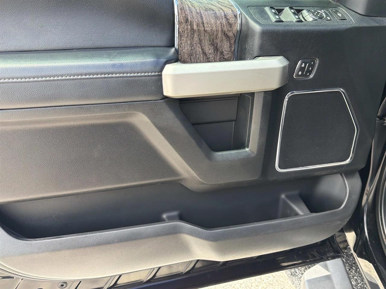 Ford Super Duty F-250 SRW Lariat 4WD Crew Cab 6.75' Box 2019