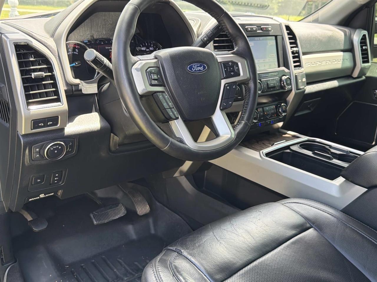 Ford Super Duty F-250 SRW Lariat 4WD Crew Cab 6.75' Box 2019
