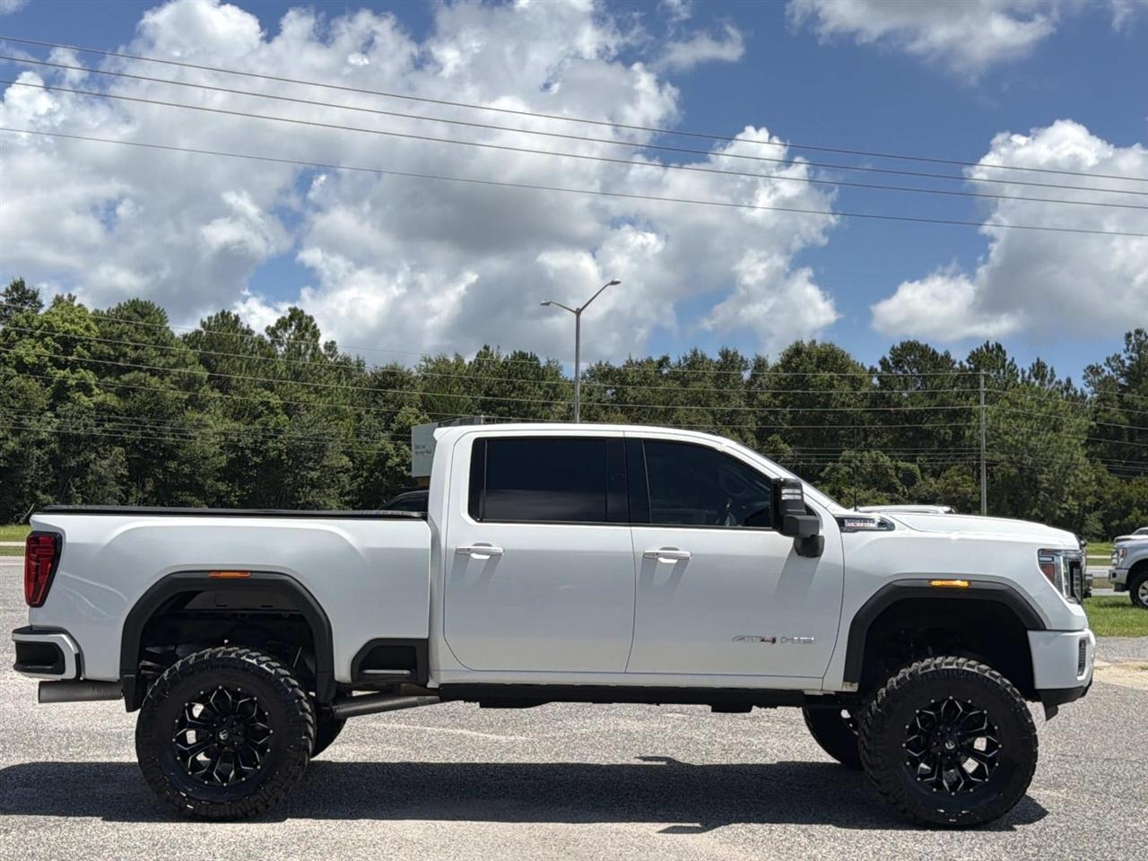 GMC Sierra 2500HD 4WD Crew Cab 159" AT4 2022