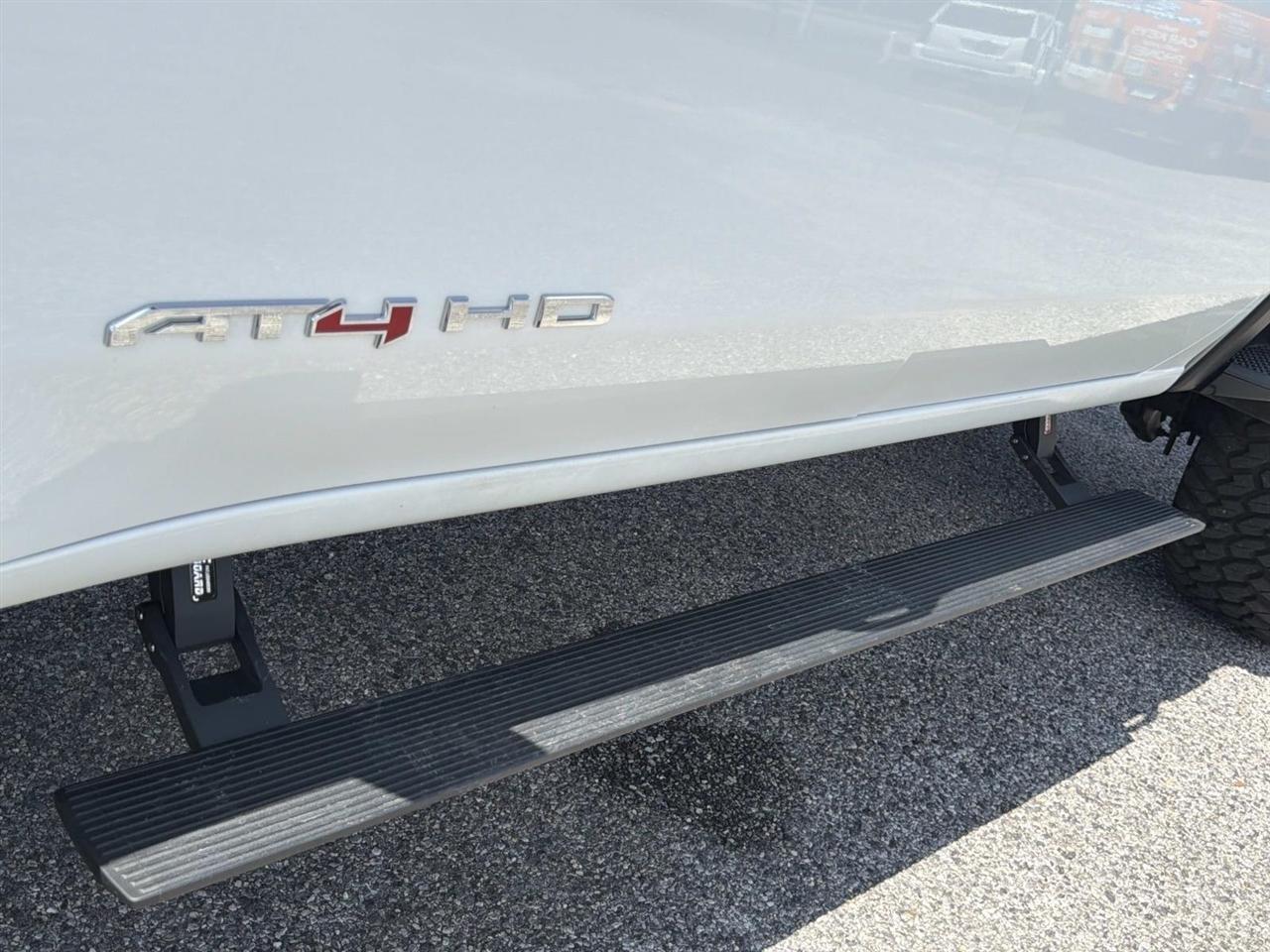 GMC Sierra 2500HD 4WD Crew Cab 159" AT4 2022