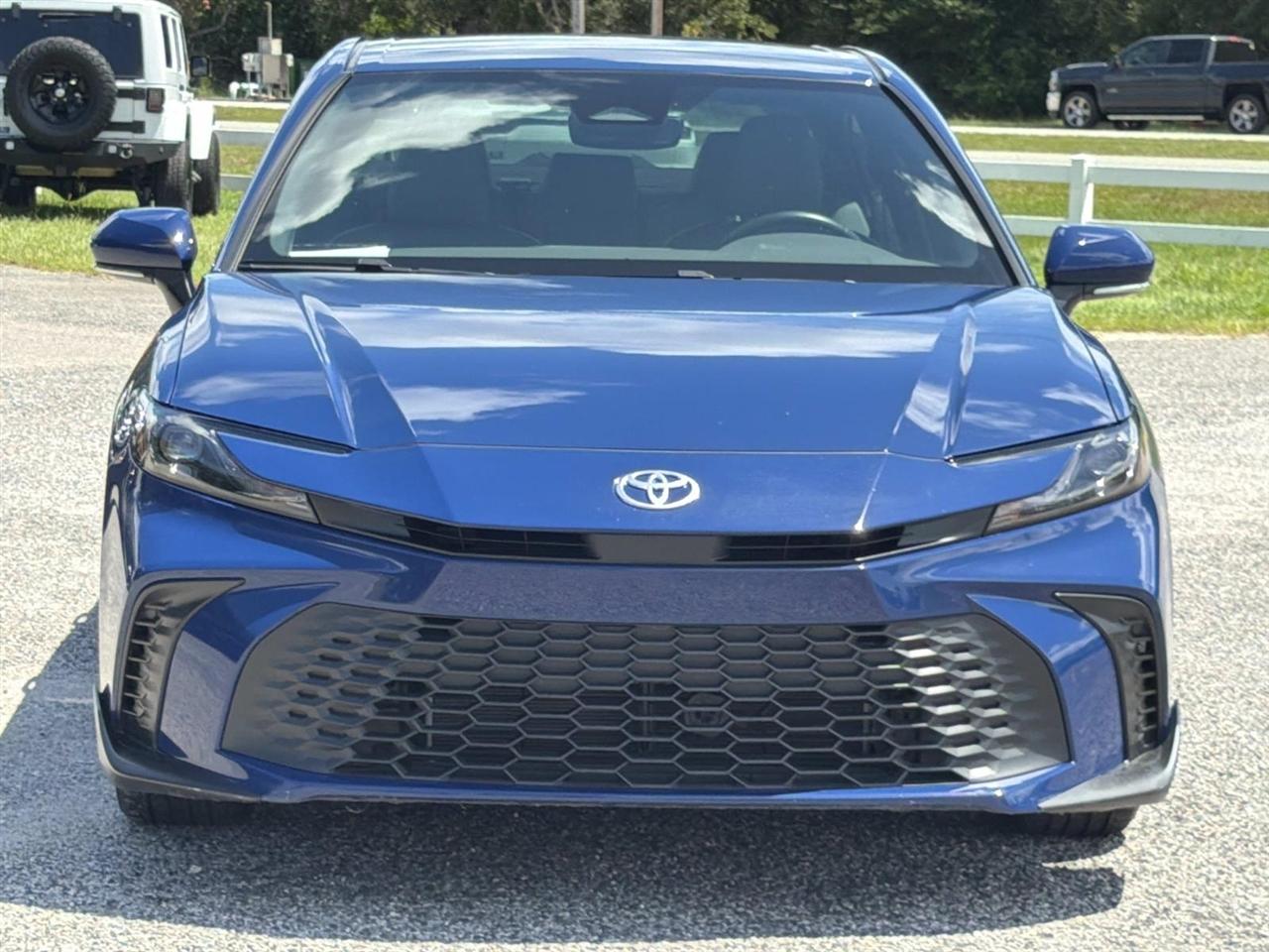 Toyota Camry XLE (Natl) 2025