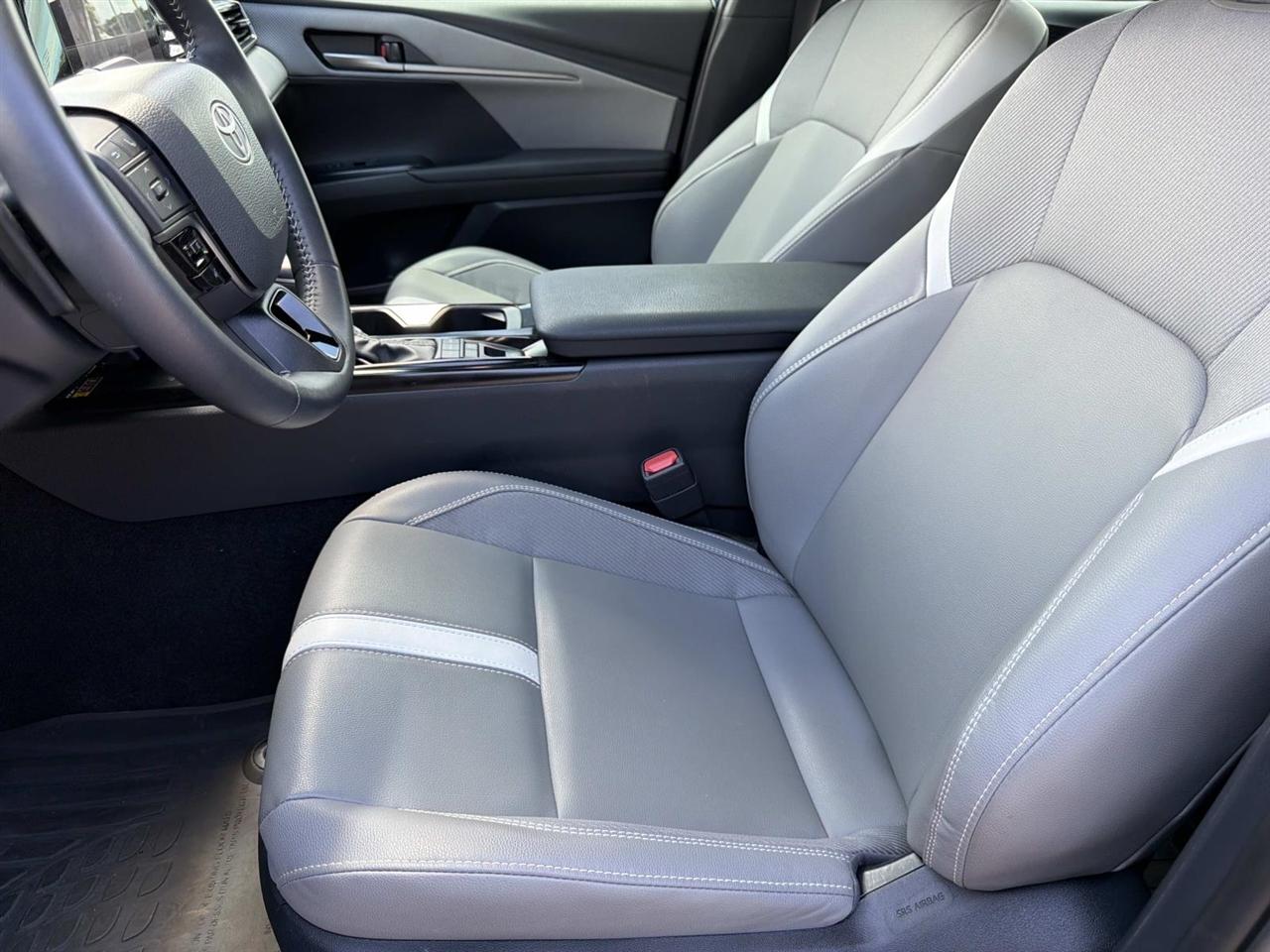 Toyota Camry XLE (Natl) 2025