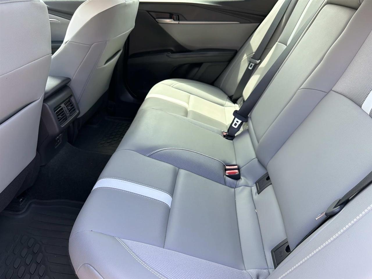 Toyota Camry XLE (Natl) 2025