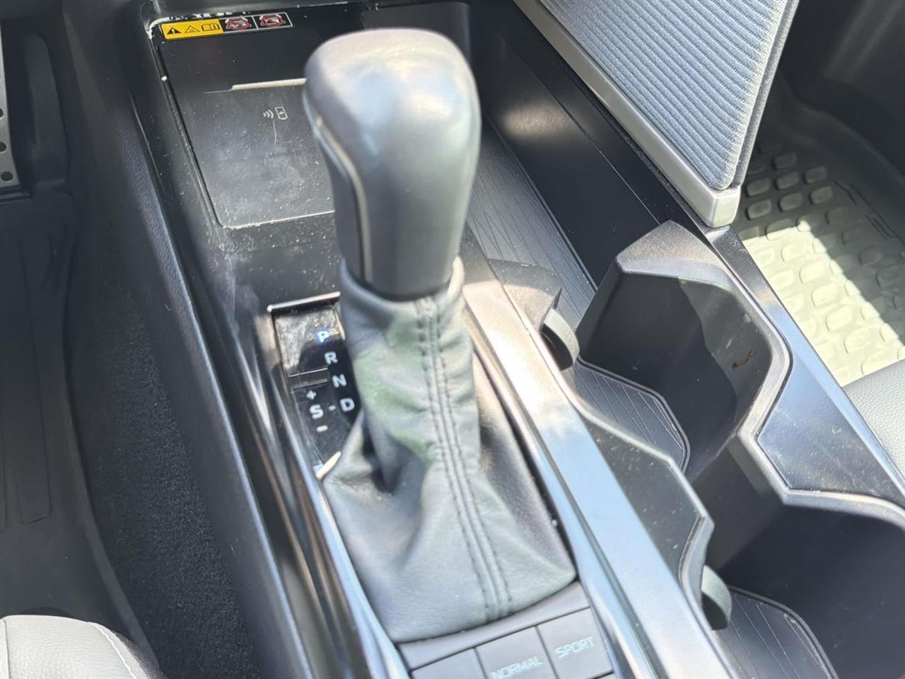 Toyota Camry XLE (Natl) 2025