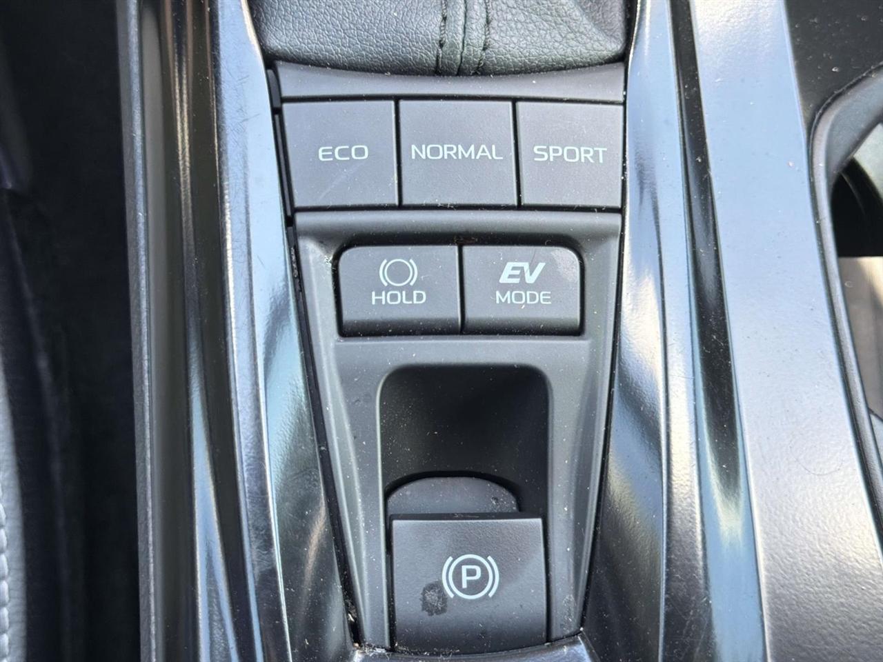 Toyota Camry XLE (Natl) 2025