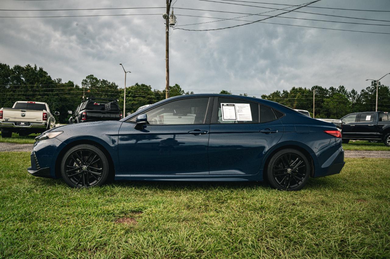 Toyota Camry LE (Natl) 2025
