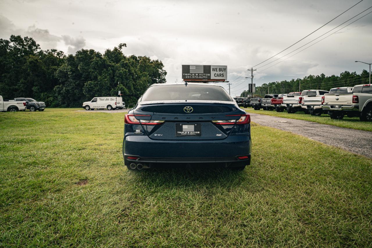 Toyota Camry LE (Natl) 2025