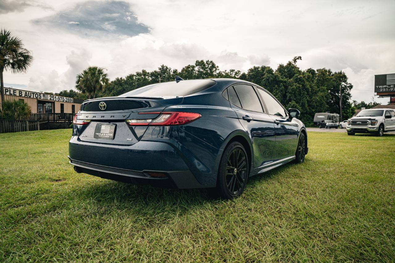 Toyota Camry LE (Natl) 2025