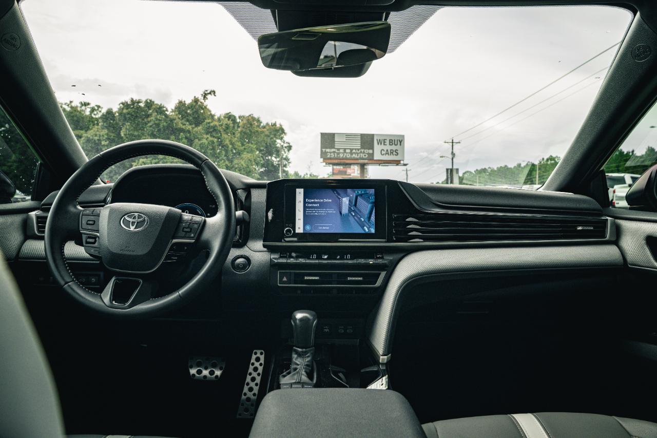 Toyota Camry LE (Natl) 2025