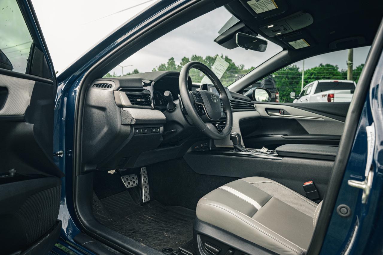 Toyota Camry LE (Natl) 2025