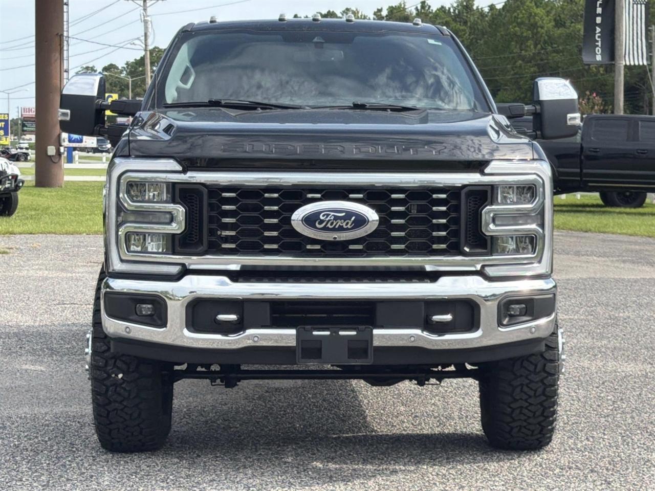 Ford Super Duty F-350 DRW King Ranch 4WD Crew Cab 8' Box 2024