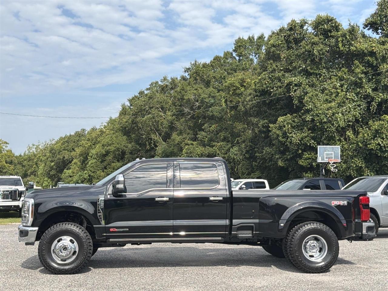 Ford Super Duty F-350 DRW King Ranch 4WD Crew Cab 8' Box 2024