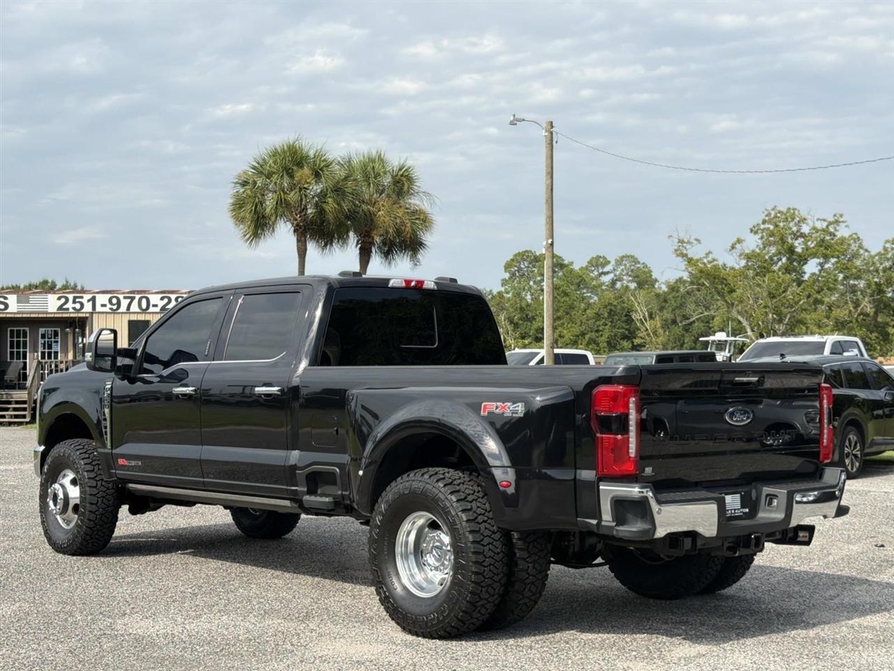 Ford Super Duty F-350 DRW King Ranch 4WD Crew Cab 8' Box 2024
