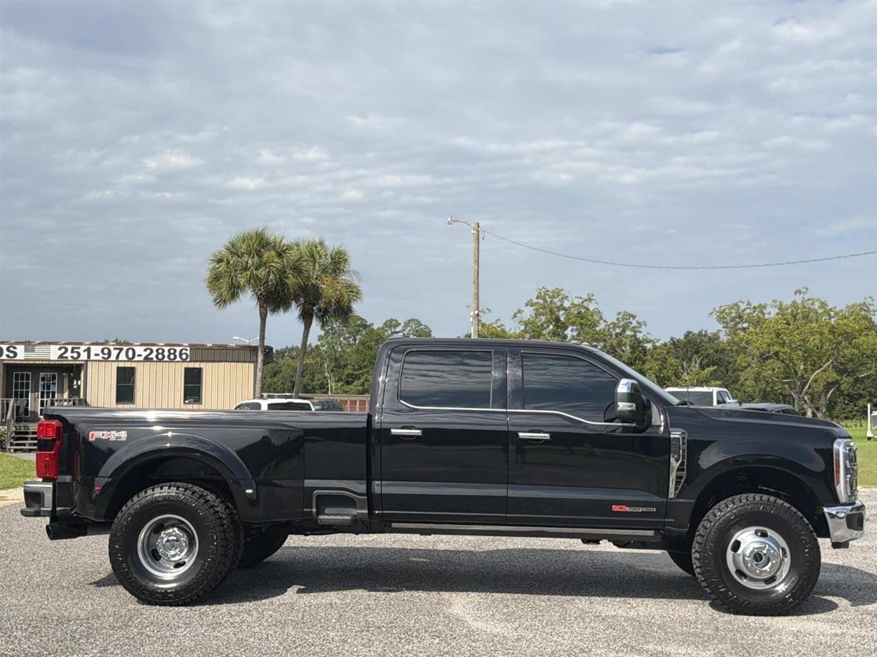 Ford Super Duty F-350 DRW King Ranch 4WD Crew Cab 8' Box 2024