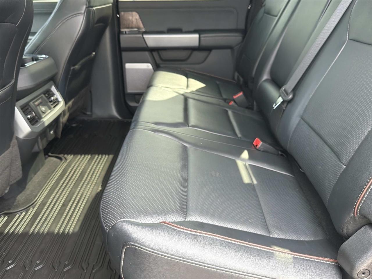 Ford Super Duty F-350 DRW King Ranch 4WD Crew Cab 8' Box 2024