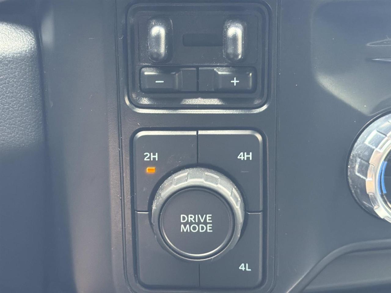 Ford Super Duty F-350 DRW King Ranch 4WD Crew Cab 8' Box 2024