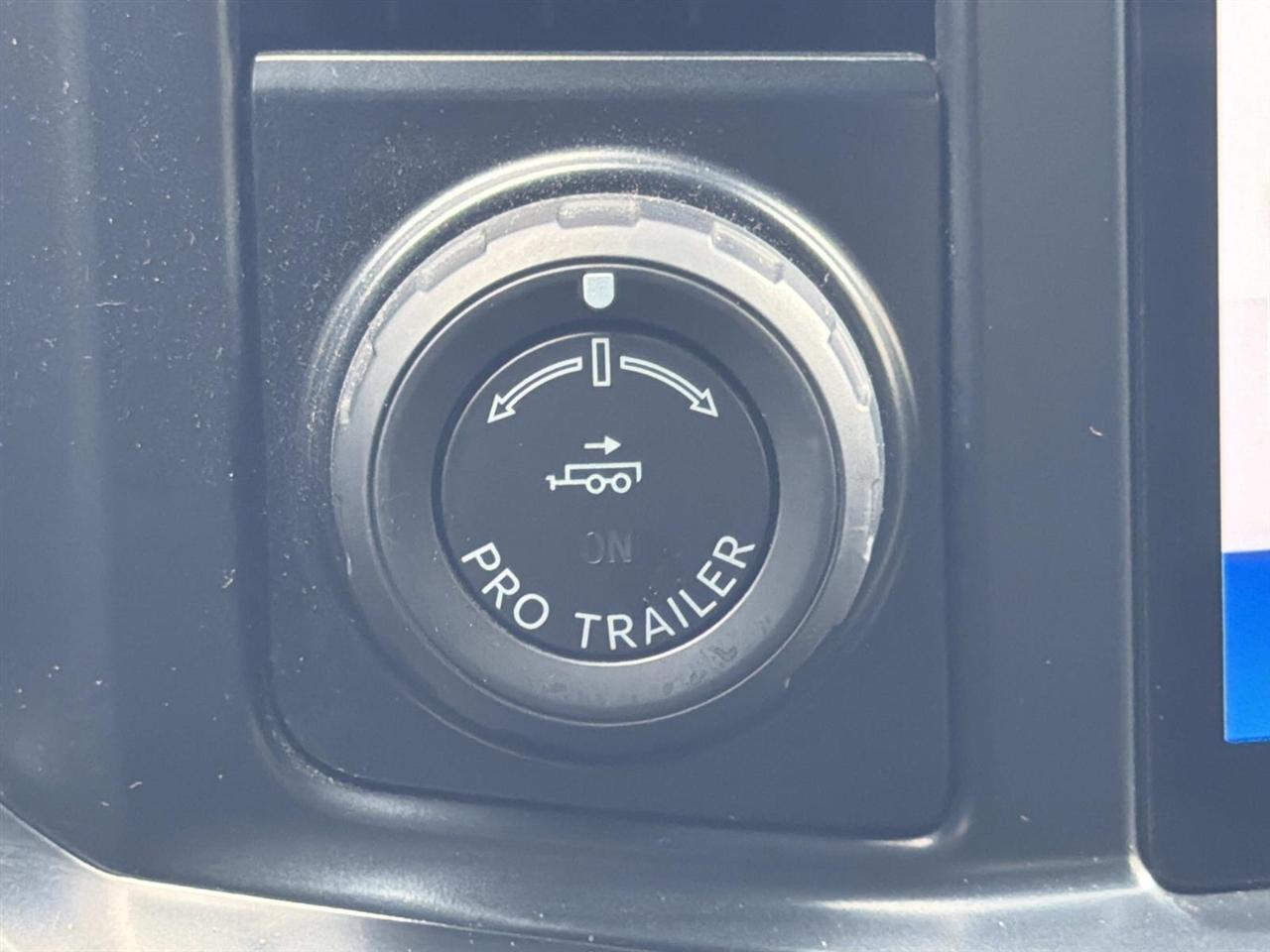 Ford Super Duty F-350 DRW King Ranch 4WD Crew Cab 8' Box 2024