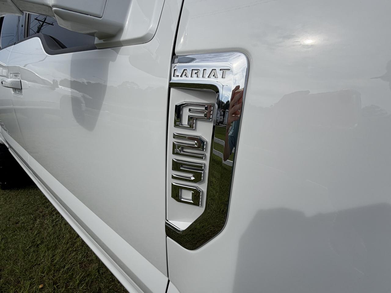 Ford Super Duty F-250 SRW Lariat 4WD Crew Cab 6.75' Box 2021