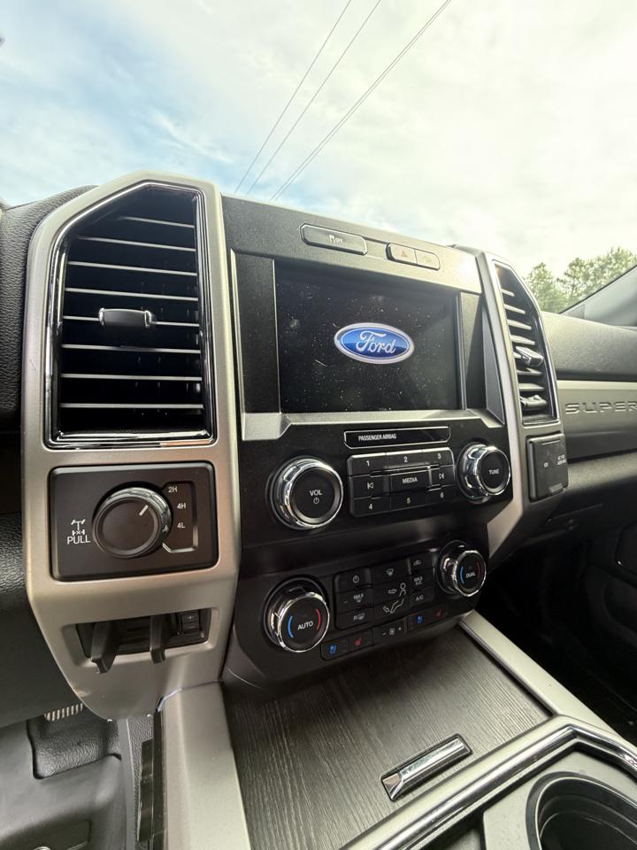 Ford Super Duty F-250 SRW Lariat 4WD Crew Cab 6.75' Box 2021