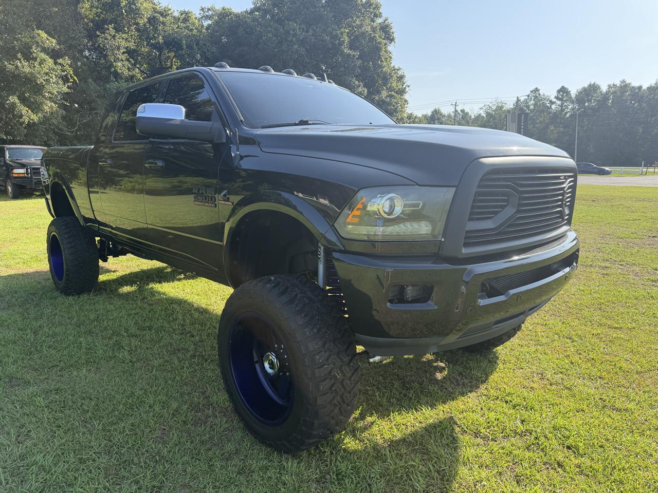 RAM 2500 4WD Mega Cab 160.5" Laramie 2017