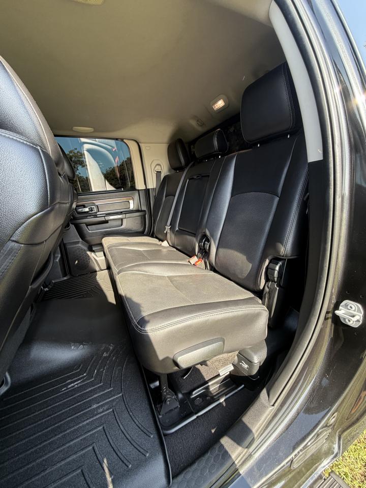 RAM 2500 4WD Mega Cab 160.5" Laramie 2017