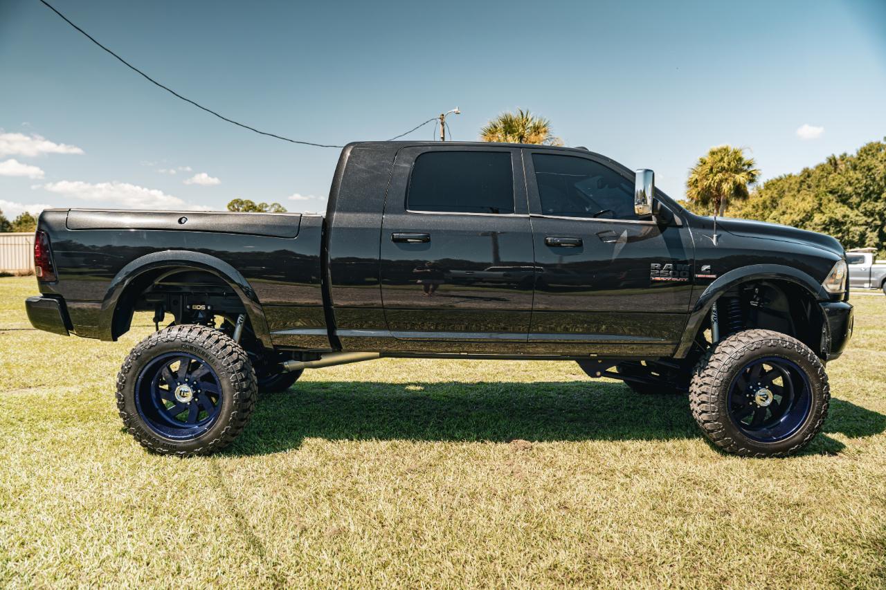 RAM 2500 4WD Mega Cab 160.5" Laramie 2017